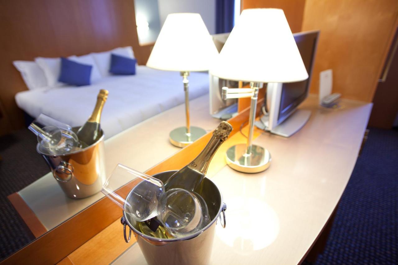 Una Hotels Оккьобелло Екстер'єр фото