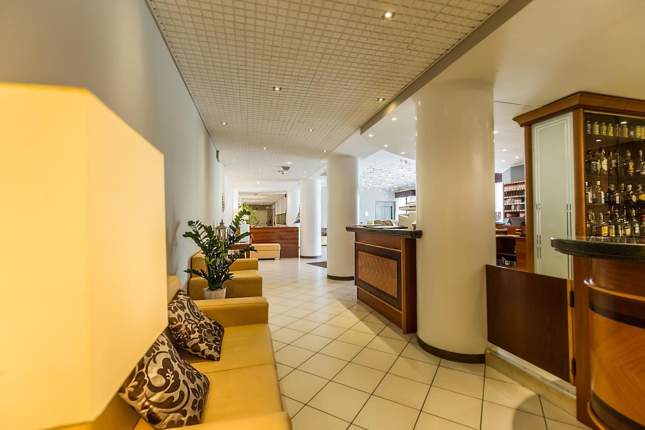 Una Hotels Оккьобелло Екстер'єр фото