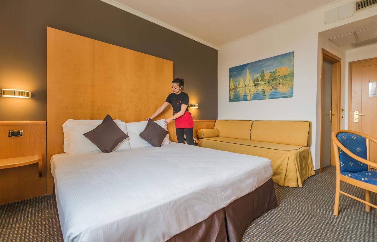Una Hotels Оккьобелло Екстер'єр фото