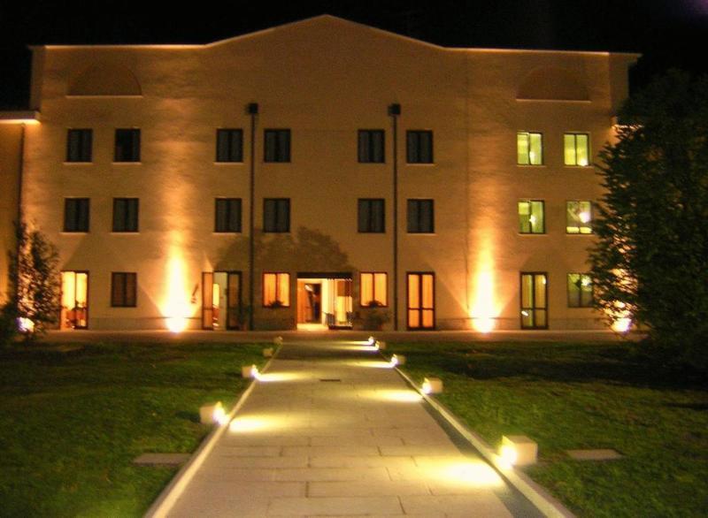 Una Hotels Оккьобелло Екстер'єр фото