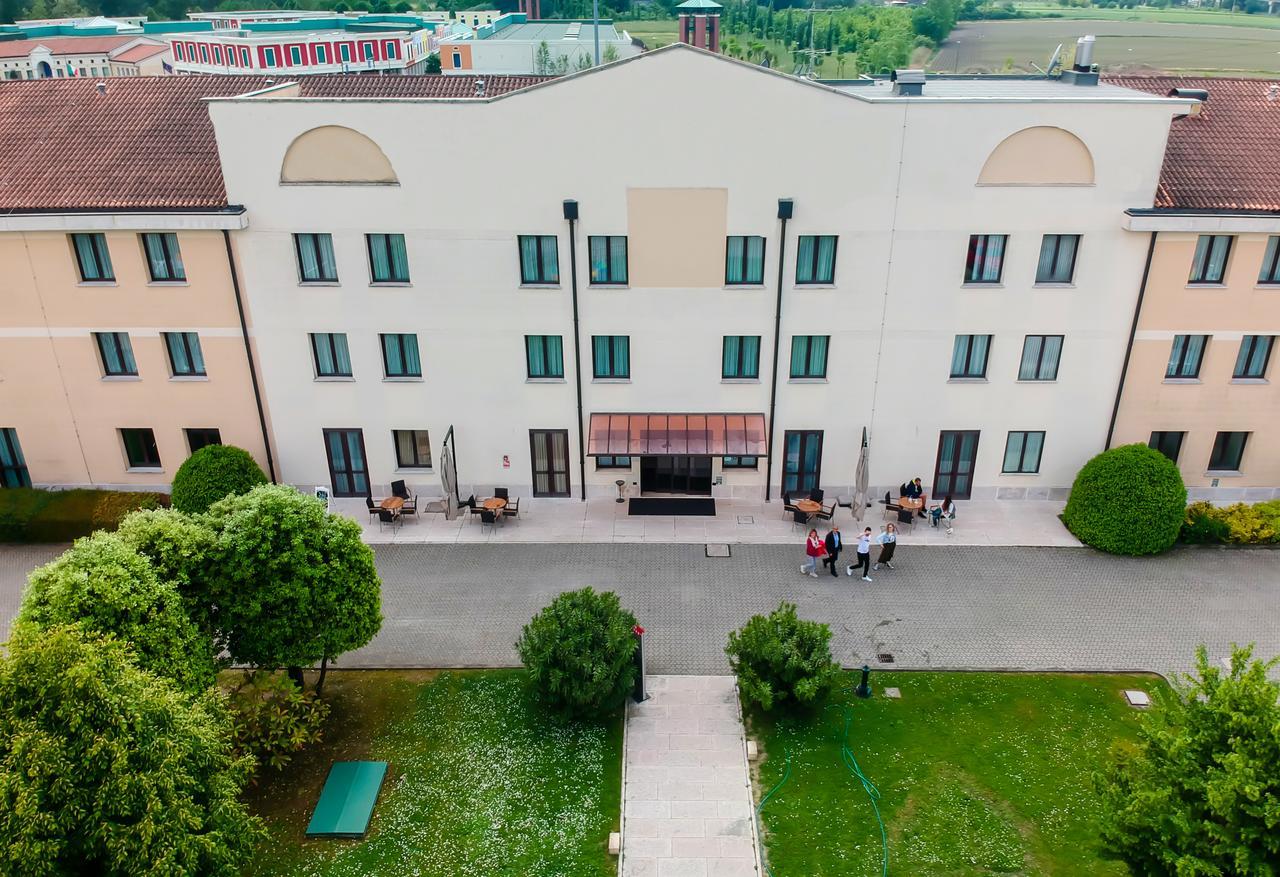 Una Hotels Оккьобелло Екстер'єр фото