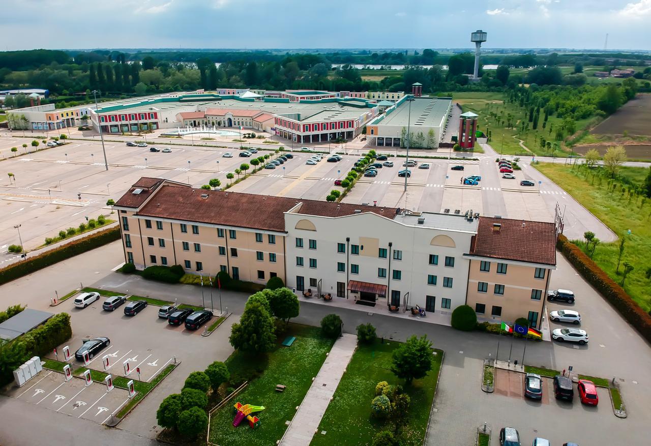 Una Hotels Оккьобелло Екстер'єр фото