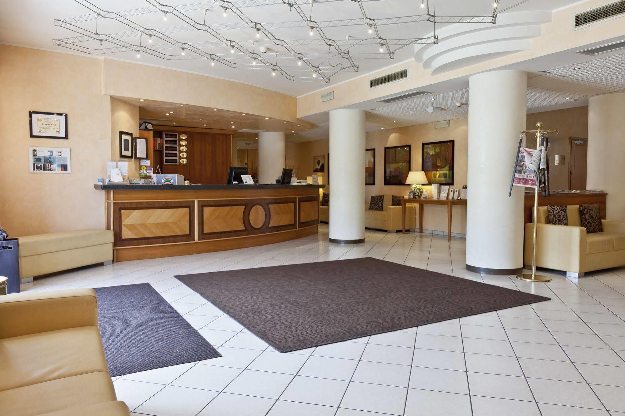 Una Hotels Оккьобелло Екстер'єр фото