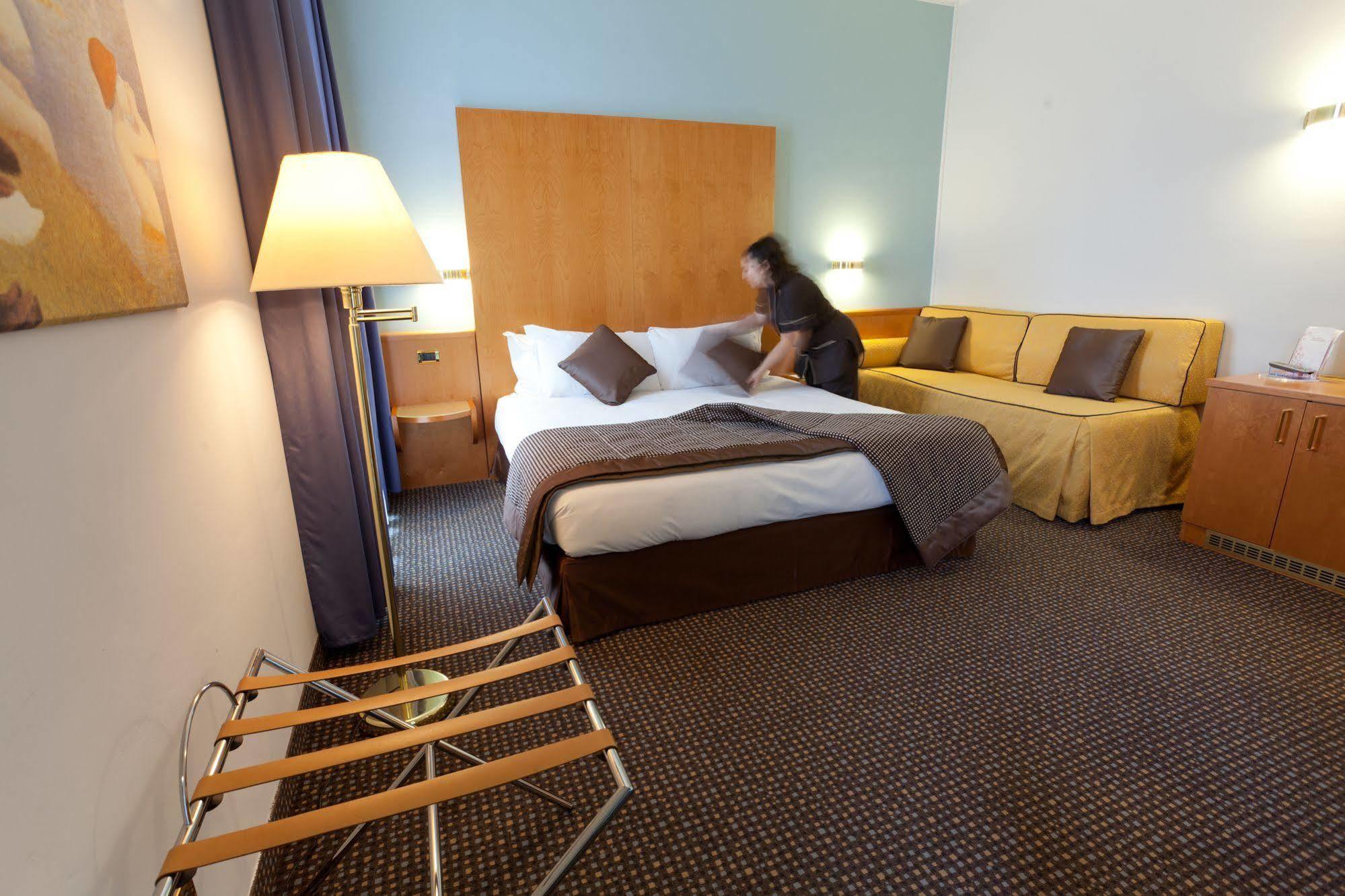 Una Hotels Оккьобелло Екстер'єр фото
