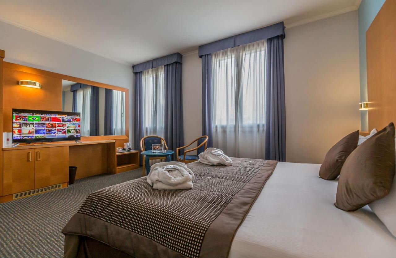 Una Hotels Оккьобелло Екстер'єр фото