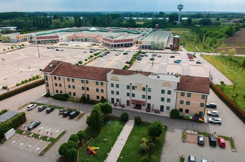 Una Hotels Оккьобелло Екстер'єр фото