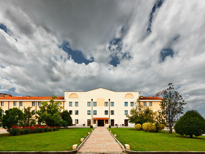 Una Hotels Оккьобелло Екстер'єр фото